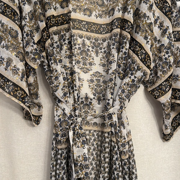 Express | NWT one size sheer floral kimono wrap - Picture 3 of 4